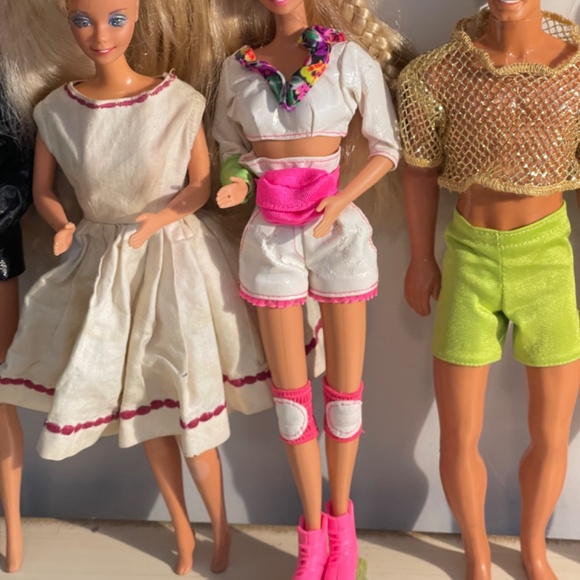 Large Collection of Vintage Barbie, Ken , Midge & Whitney Barbie Dolls- 8 Total - Picture 3 of 15